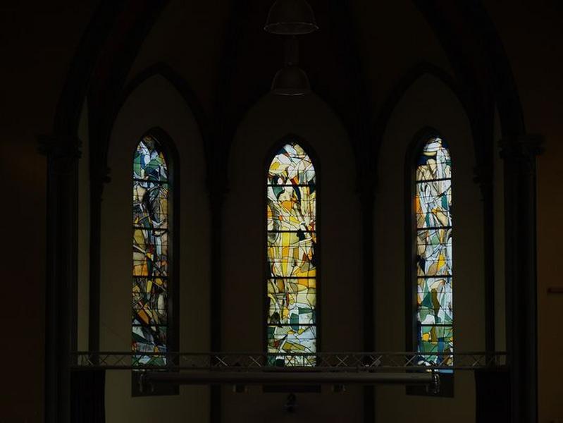 Vue générale des vitraux du choeur