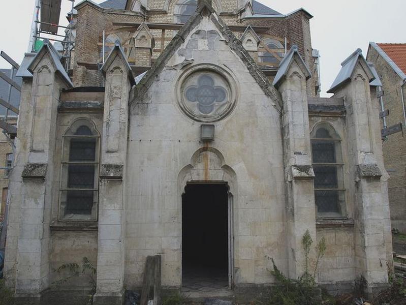 Chapelle, porche donnant accès à la sacristie