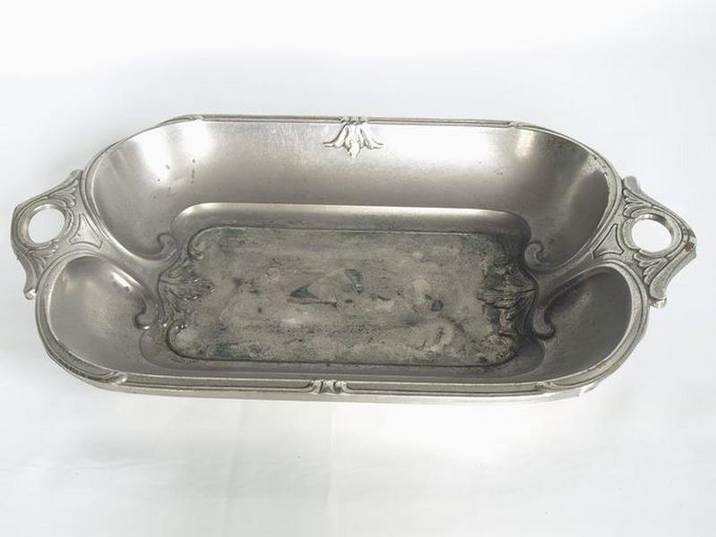 Plateau de communion en cuivre jaune argenté