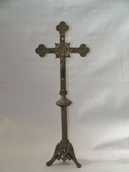 Ensemble : 11 chandeliers d'autel, 1croix d'autel (chapelle du Saint-Sépulcre)