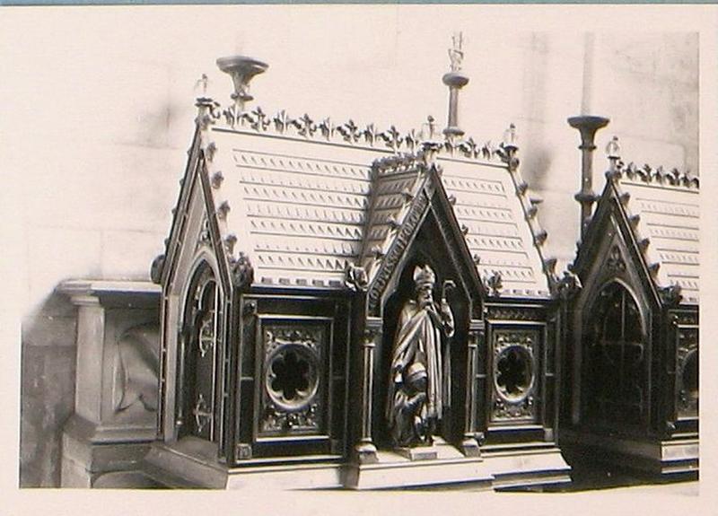 Vue générale, reliquaire de saint Folquin (phot. Guillebon, 1980, fonds AOA62)