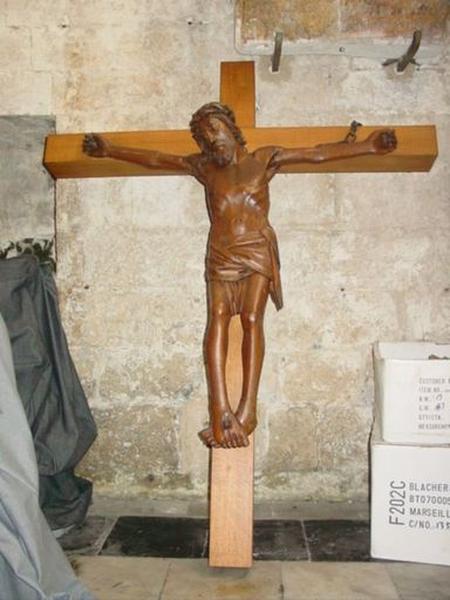 Sculpture : Christ en croix