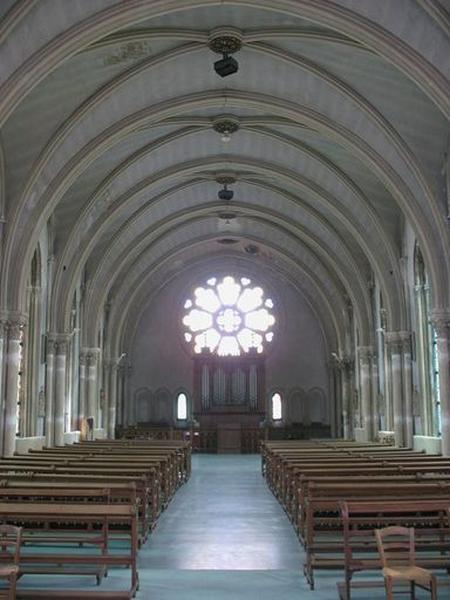 Vue intérieure vers la façade