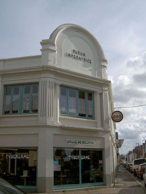 L'ancien cinéma L'impératrice Gaumont Palace, actuellement Forum l'Impératrice, rue de l'Impératrice.