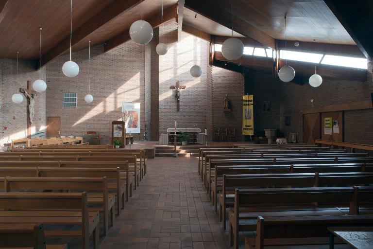 Nef : vue générale vers le choeur.