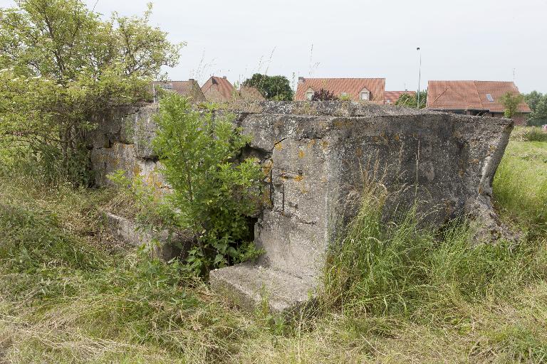 Casemate b. Banquette de tir, vers sud-ouest