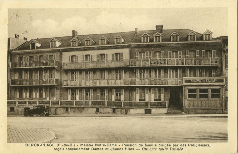 Maison ou villa Notre-Dame, élévation antérieure sur l'Entonnoir, vue générale. Carte postale, début 20e siècle (coll.part.).