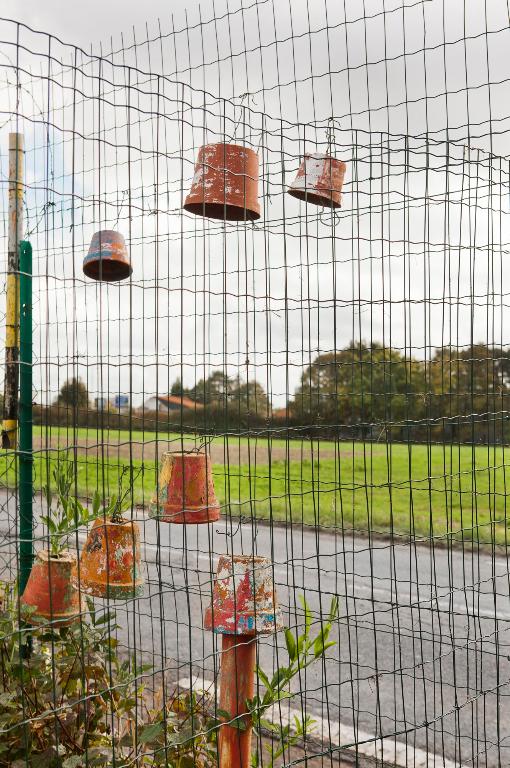 Clôture devant la maison.