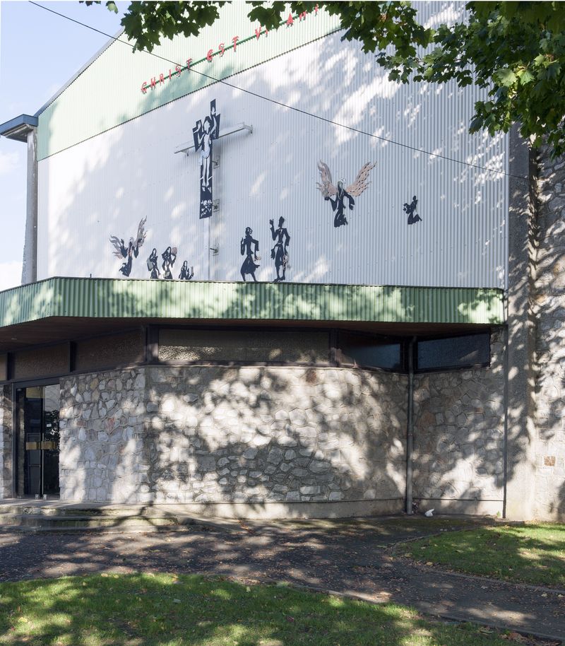 Vue extérieure du flanc droit du narthex.