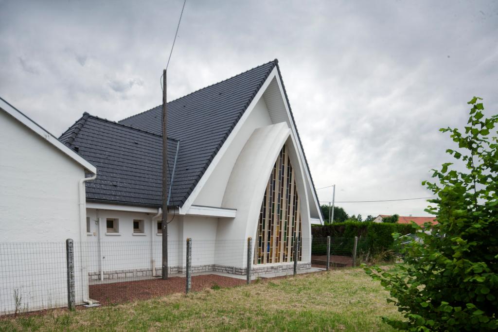 Vue postérieure de trois quarts, vers le nord-ouest.