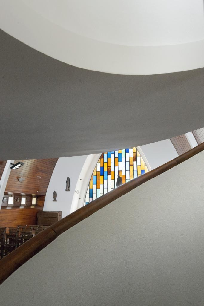 Escalier menant à la tribune, détail.