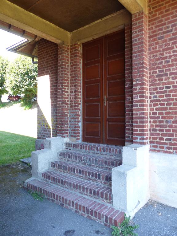L'entrée de la salle paroissiale.