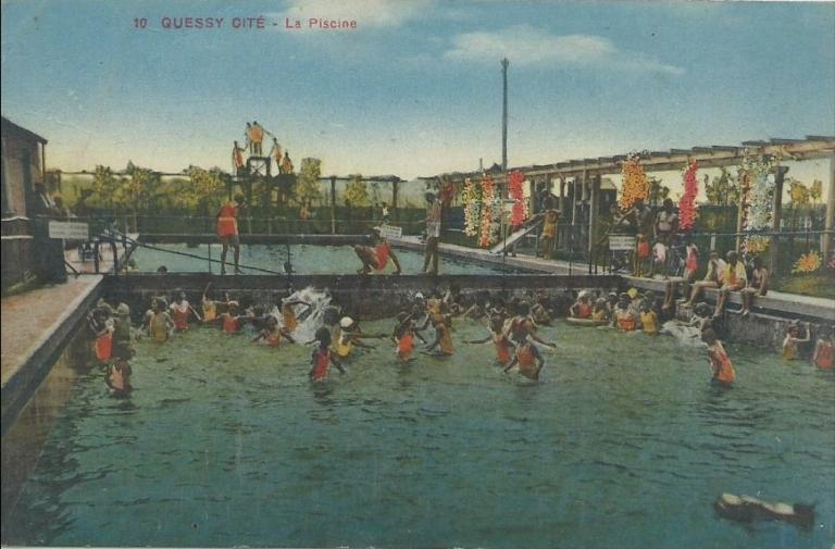 La piscine de la cité-modèle de Tergnier (Quessy), carte postale colorisée, vers 1930 (coll. part.).