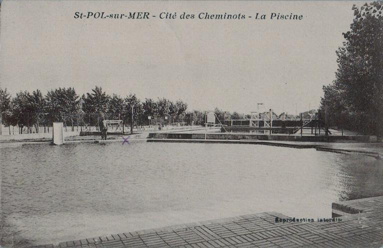 Vue du bassin-enfants de forme octogonale de la piscine de la cité des cheminots de Saint-Pol-sur-Mer, carte postale, vers 1930 (coll. part.).
