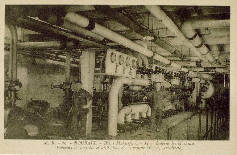 Vue de la galerie des machines de la piscine de Roubaix, carte postale, vers 1935 (coll. part.).