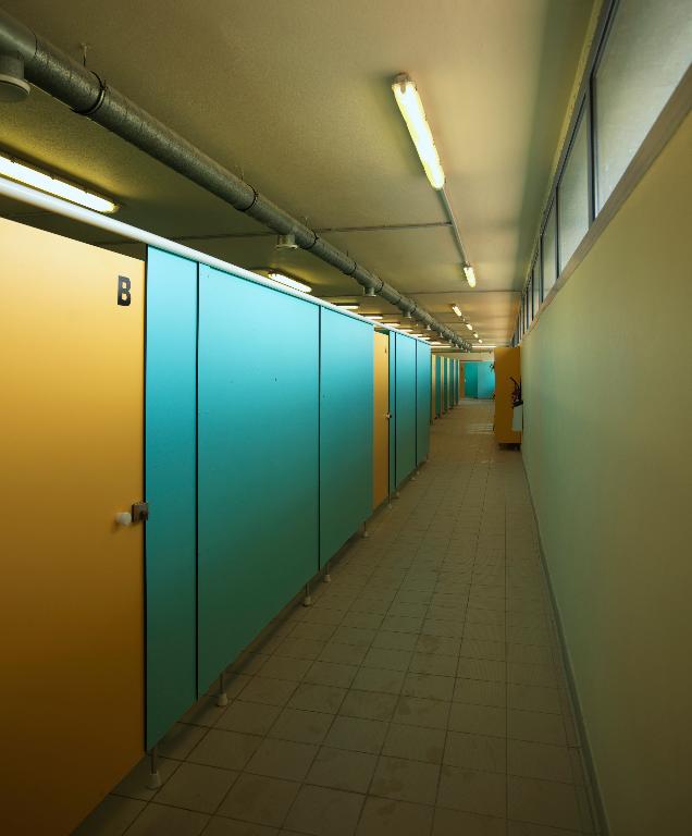 Vestiaires collectifs. 