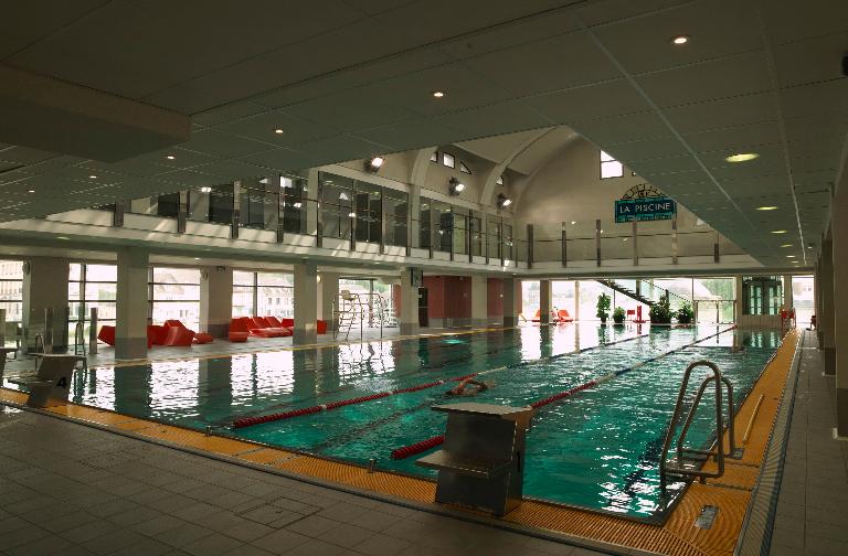 Vue générale du bassin de natation.