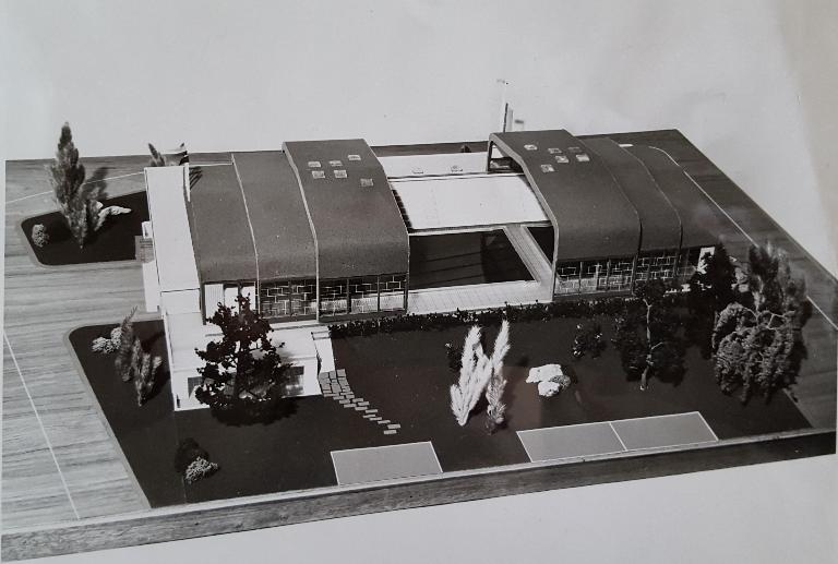 Maquette, vue montrant les éléments mobiles en cours de manoeuvre. Photo : Société MacGregor-Comarain (AN : 19940528/1).