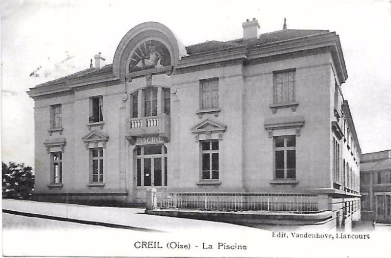 La façade de la piscine, carte postale, vers 1930 (coll. part.).