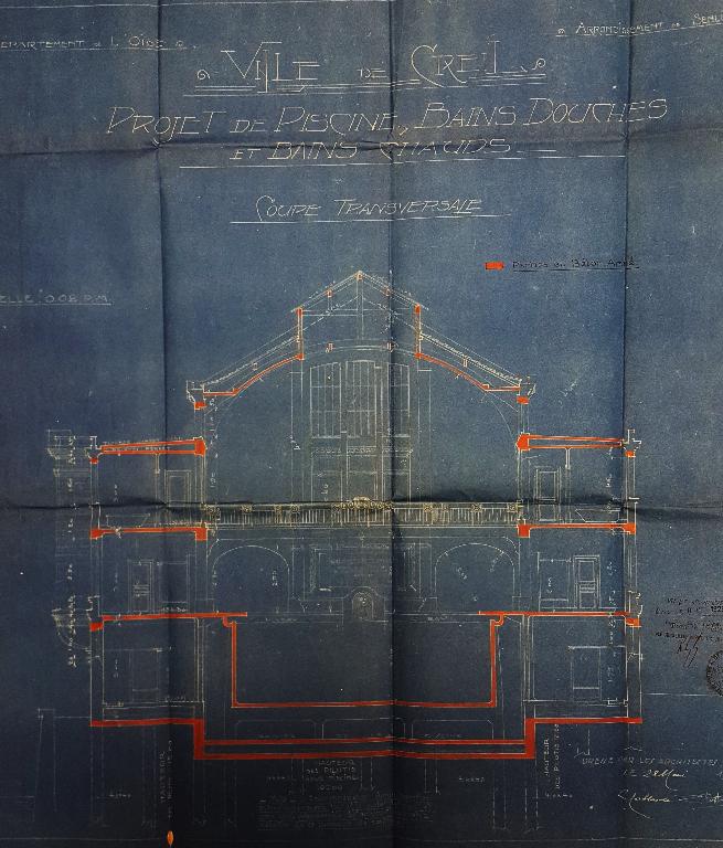 Coupe transversale. En rouge : les parties en béton armé. Plan dressé le 22 mai 1922 par les architectes Pestre et Lablaude (AC Creil ; 1M27).