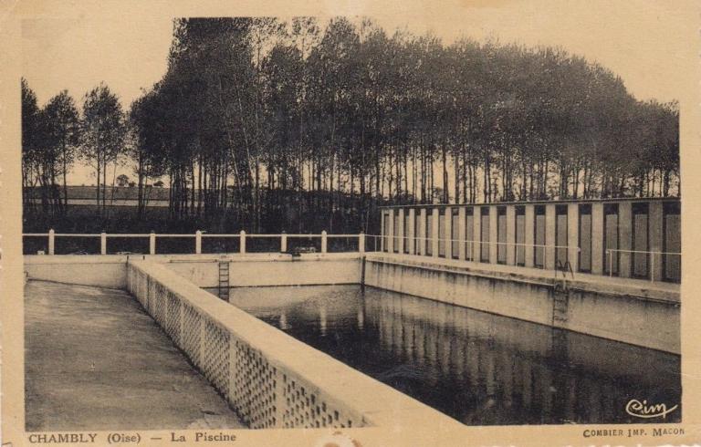 La piscine de la cité des cheminots du Moulin-Neuf à Chambly avant sa destruction pendant la seconde guerre mondiale, carte postale, vers 1930 (coll. part.).