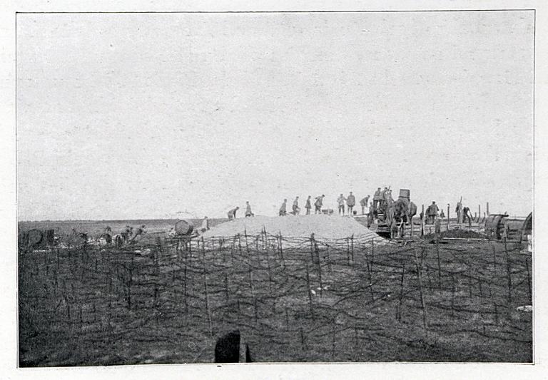 Mise en place de la bétonnière. In: Deutsche Frontbauarbeit im Kriege, p.135