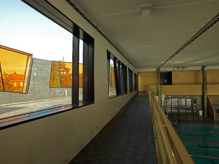 Couloir d'accès (à l'étage) à la terrasse-solarium.