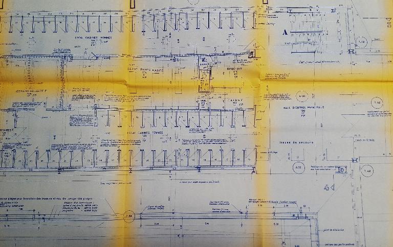 Plan du rez-de-chaussée bas (niveau piscine) : détail du hall d'accueil et des vestiaires, Maurice Ego architecte, 1968 (AC Saint-Omer ; 3W40). 