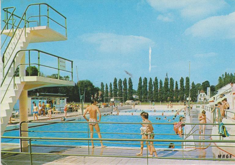 La piscine d’Albert, carte postale, vers 1970 (coll. part.).