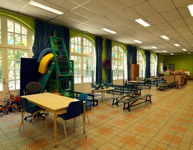 Le préau (vue intérieure).