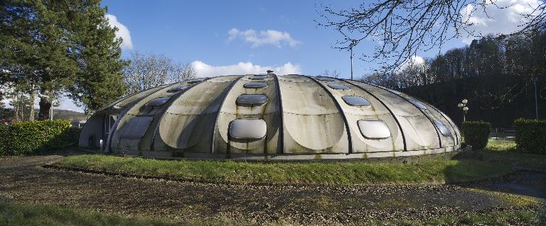La piscine Tournesol de Poix-de-Picardie. ; Poix-de-Picardie (Somme). La piscine Tournesol, ouverte en 1974.