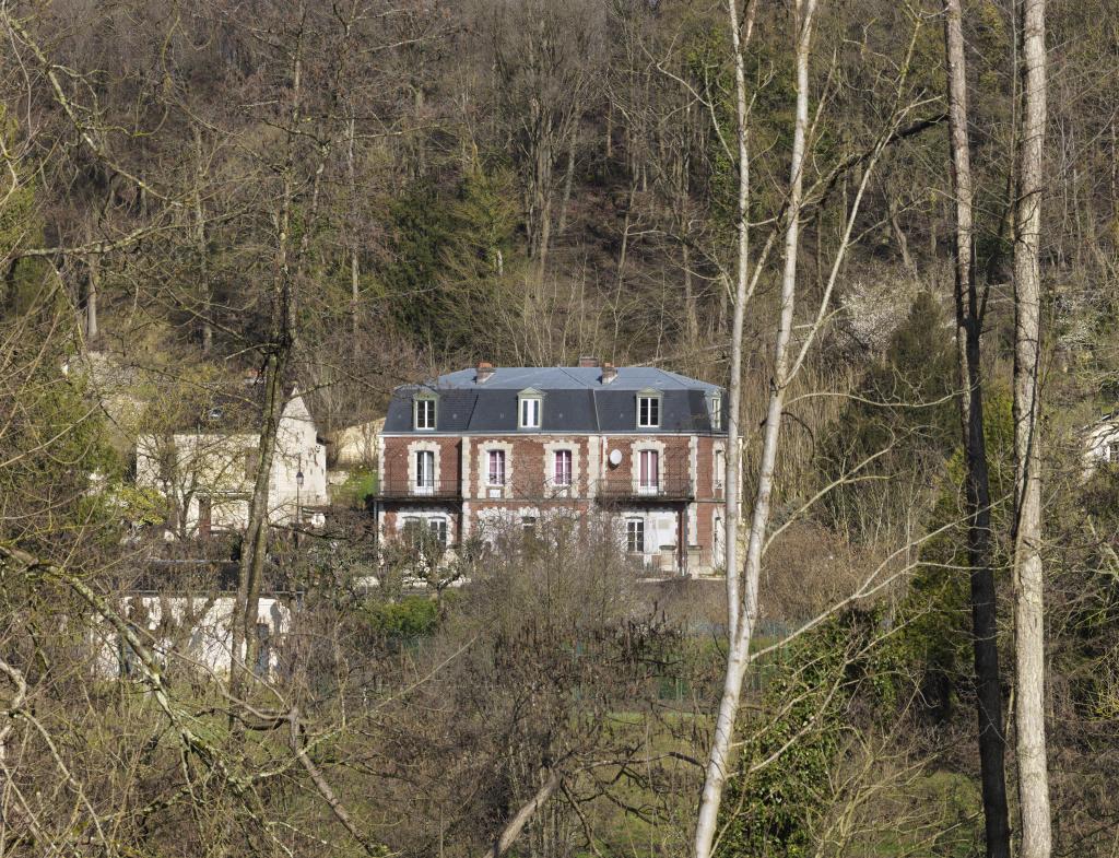 Villa Les trois Marches. Vue prise depuis le lieu-dit Le Rocher.