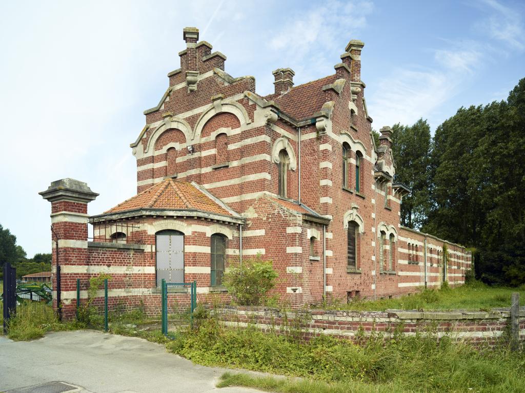 Habitation du chef d'élevage depuis l'ouest.