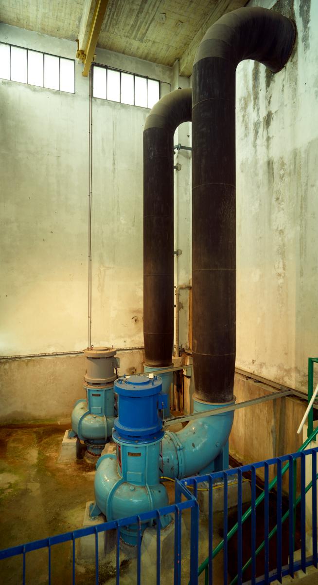 Pompes à l'intérieur de la station de pompage.