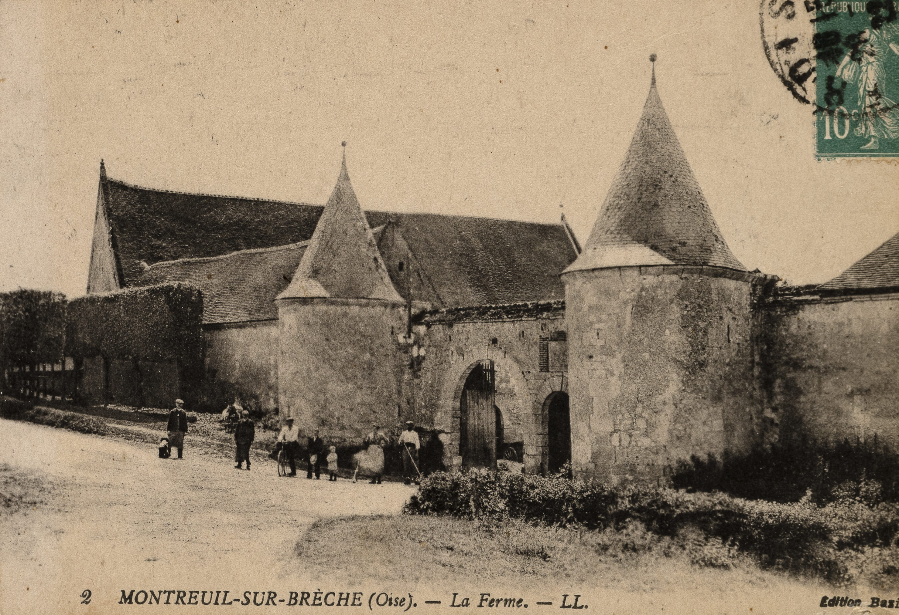 Montreuil-sur-Brêche (Oise). "La ferme", carte postale, éd. Bazin, [premier quart du XXe siècle] (coll. part.). 