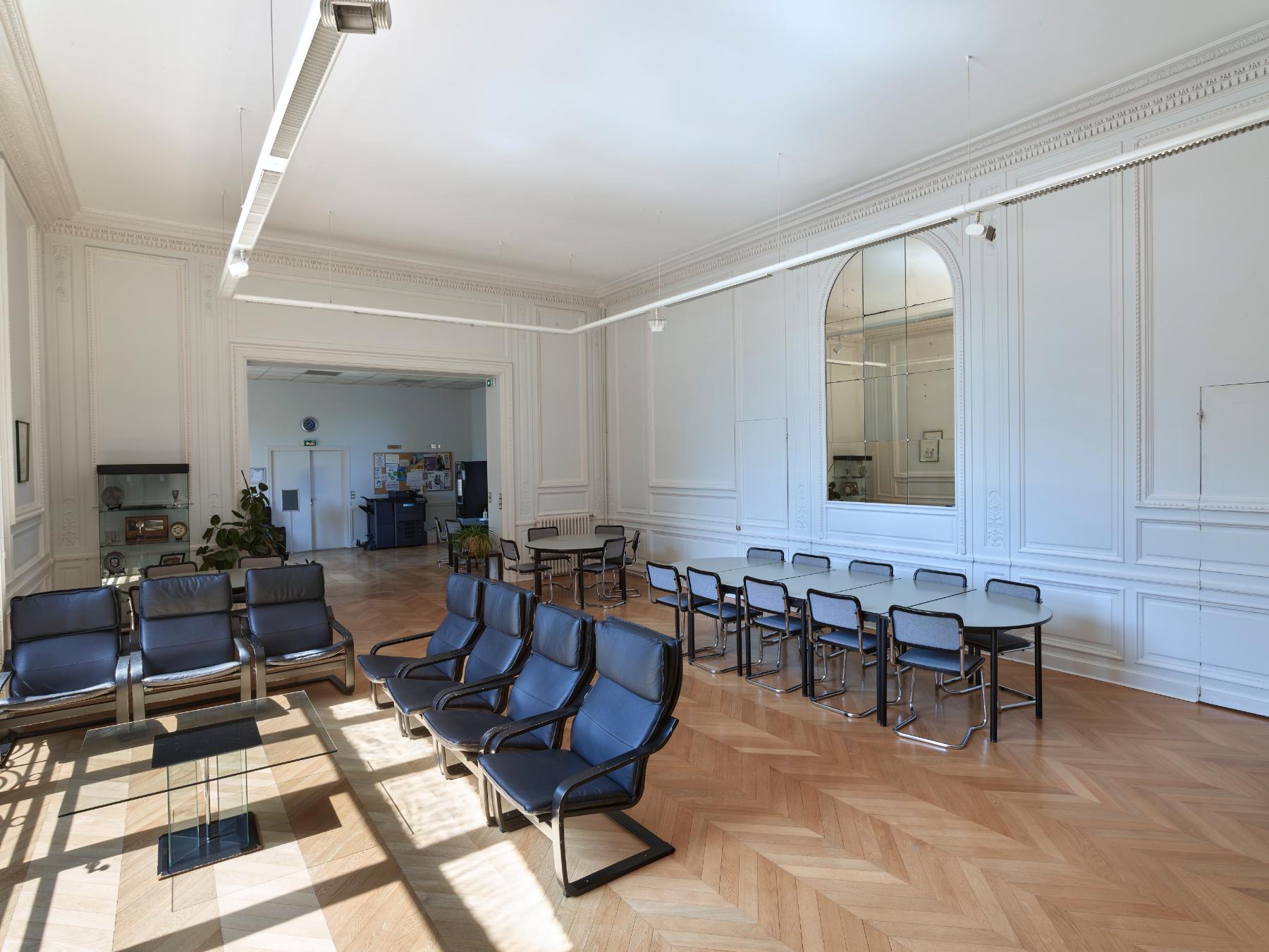 Grand salon de la villa du comte Foy, actuel bureau des professeurs.