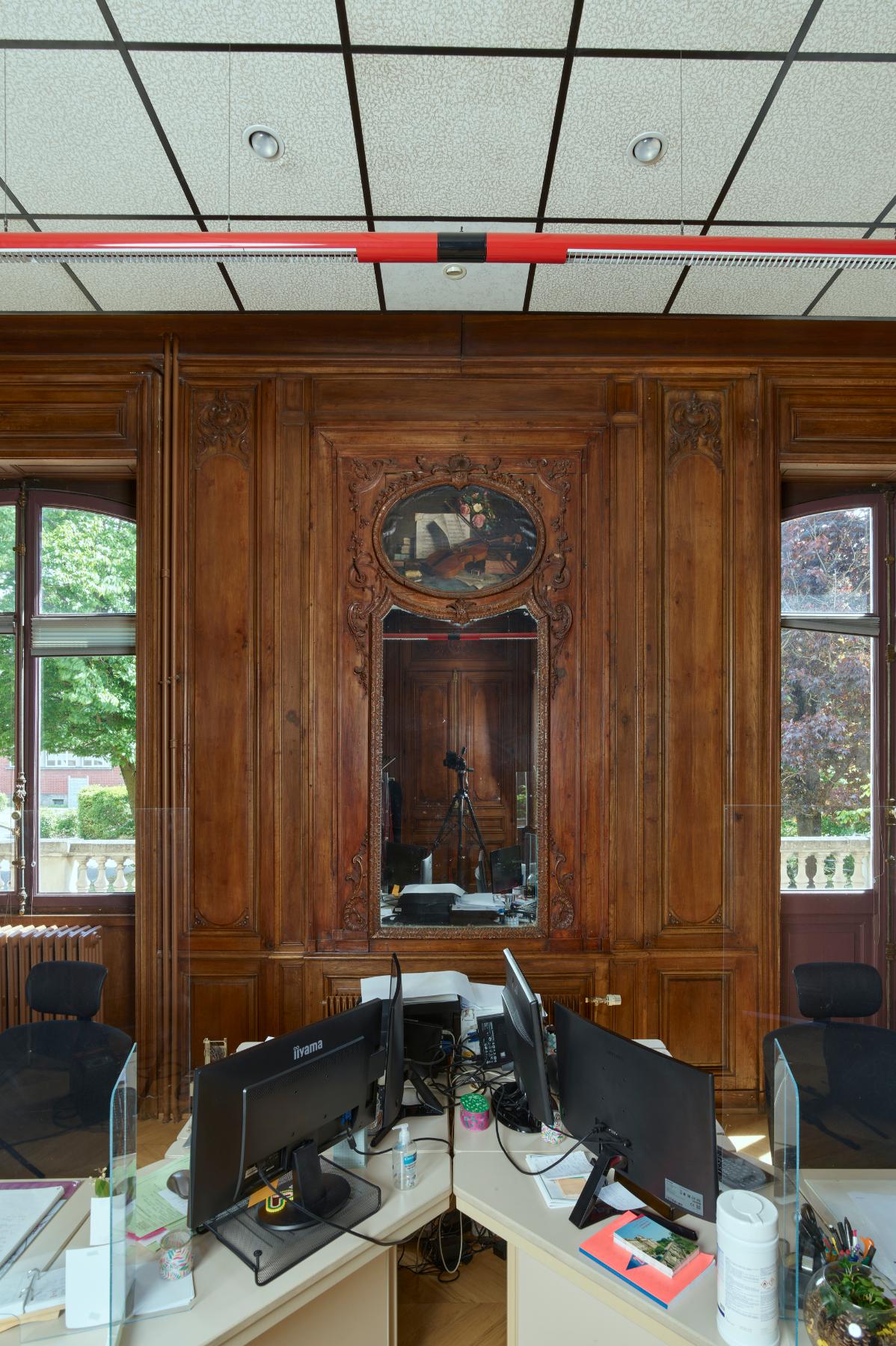 Cheminée du salon de musique de la villa du comte Foy, actuel bureau du secrétariat.