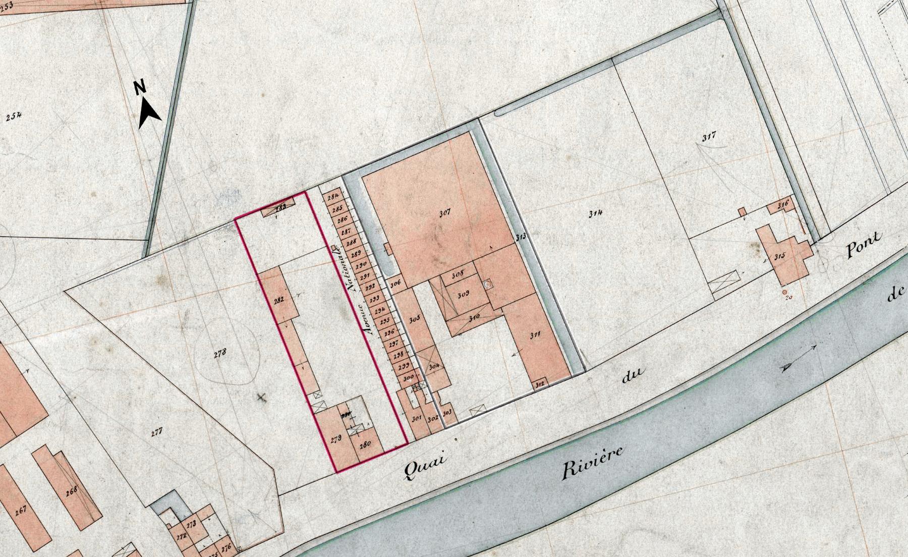 Situation de l'usine (liseré rouge) sur un extrait du plan cadastral d'Armentières de 1888 (section B1) (AD Nord ; P31/178).