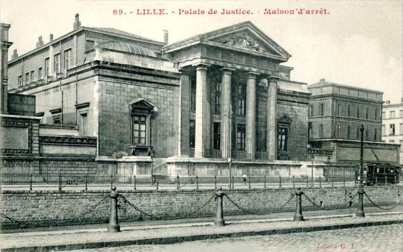 Ancien palais de justice de Lille et de la maison d'arrêt. Carte postale, vers 1910-1920 (AC LIlle : 7 Fi 874)
