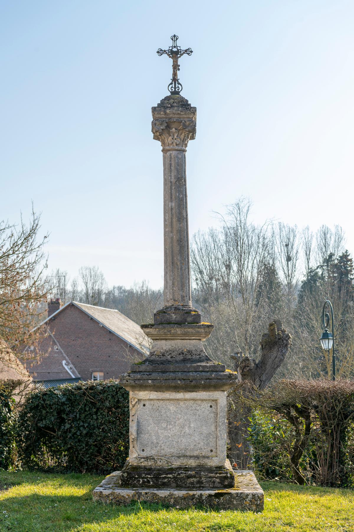 Croix dite "Calvaire du Prieuré".