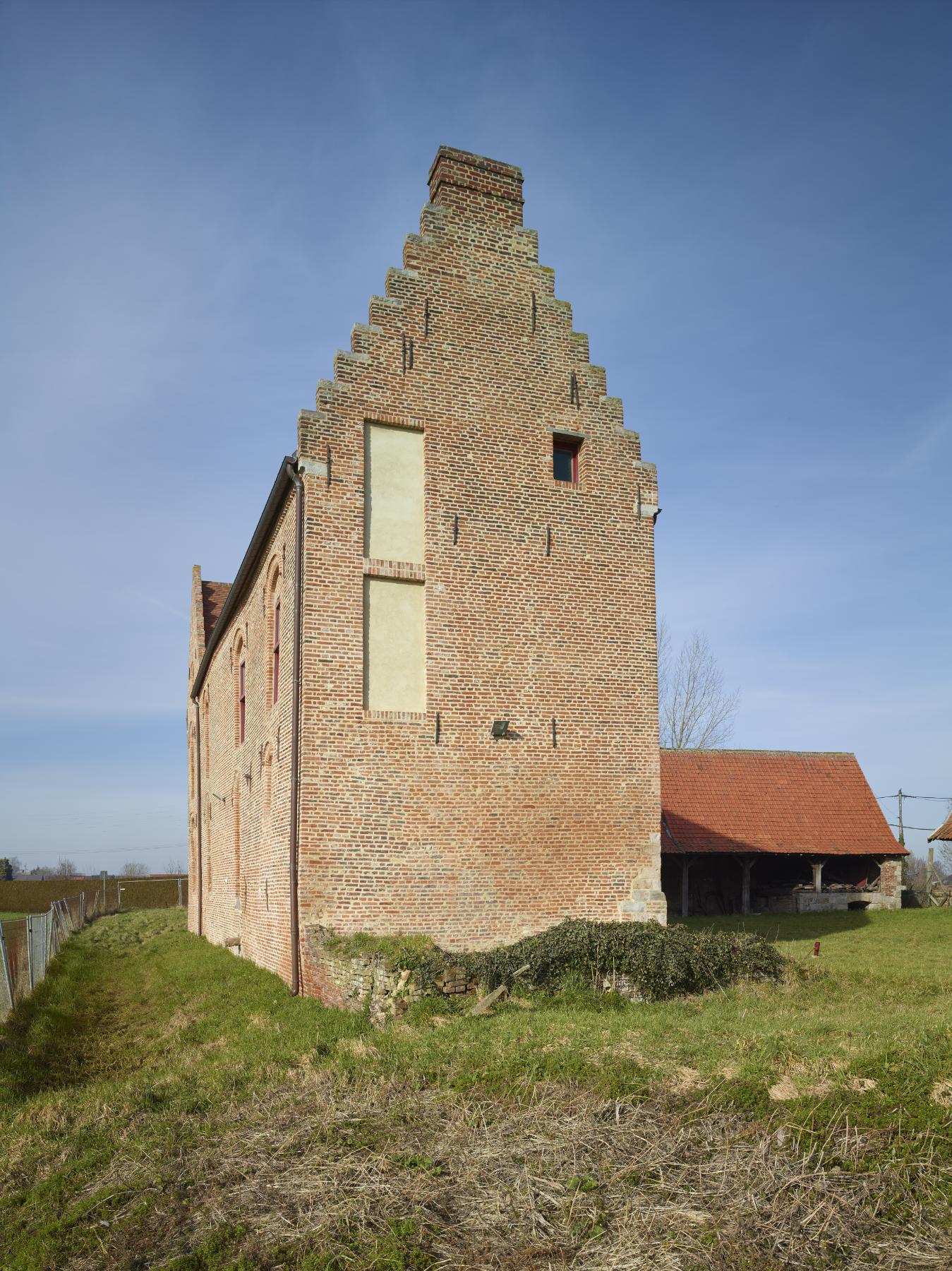 Mur pignon du logis. Depuis l'est.