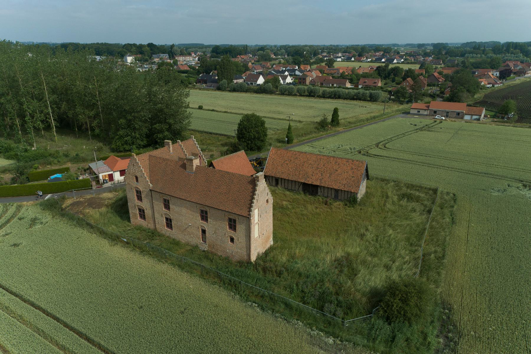 Vue aérienne depuis le sud-est.