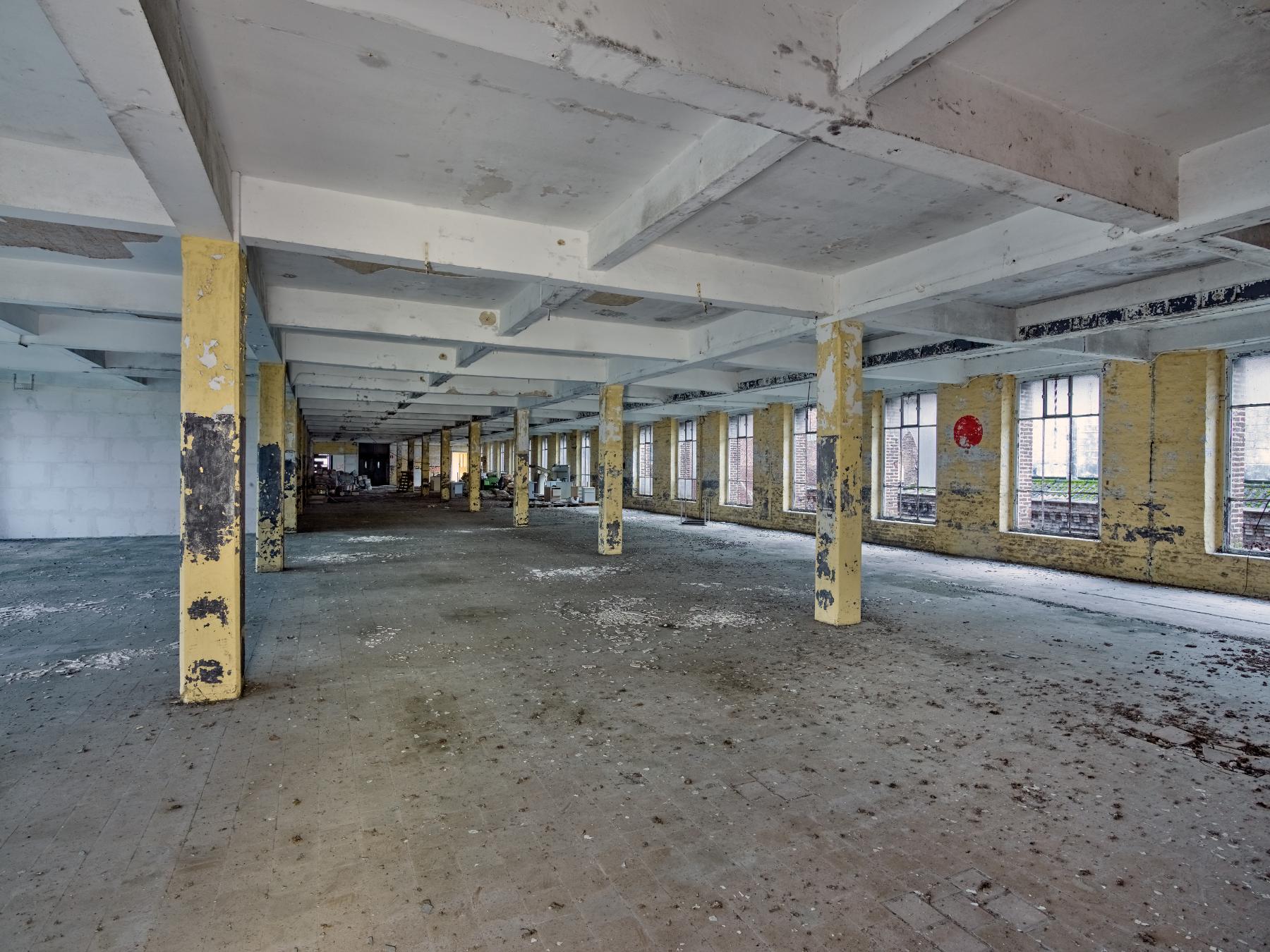 Vue intérieure du deuxième étage de l'atelier de fabrication (bâtiment A). 