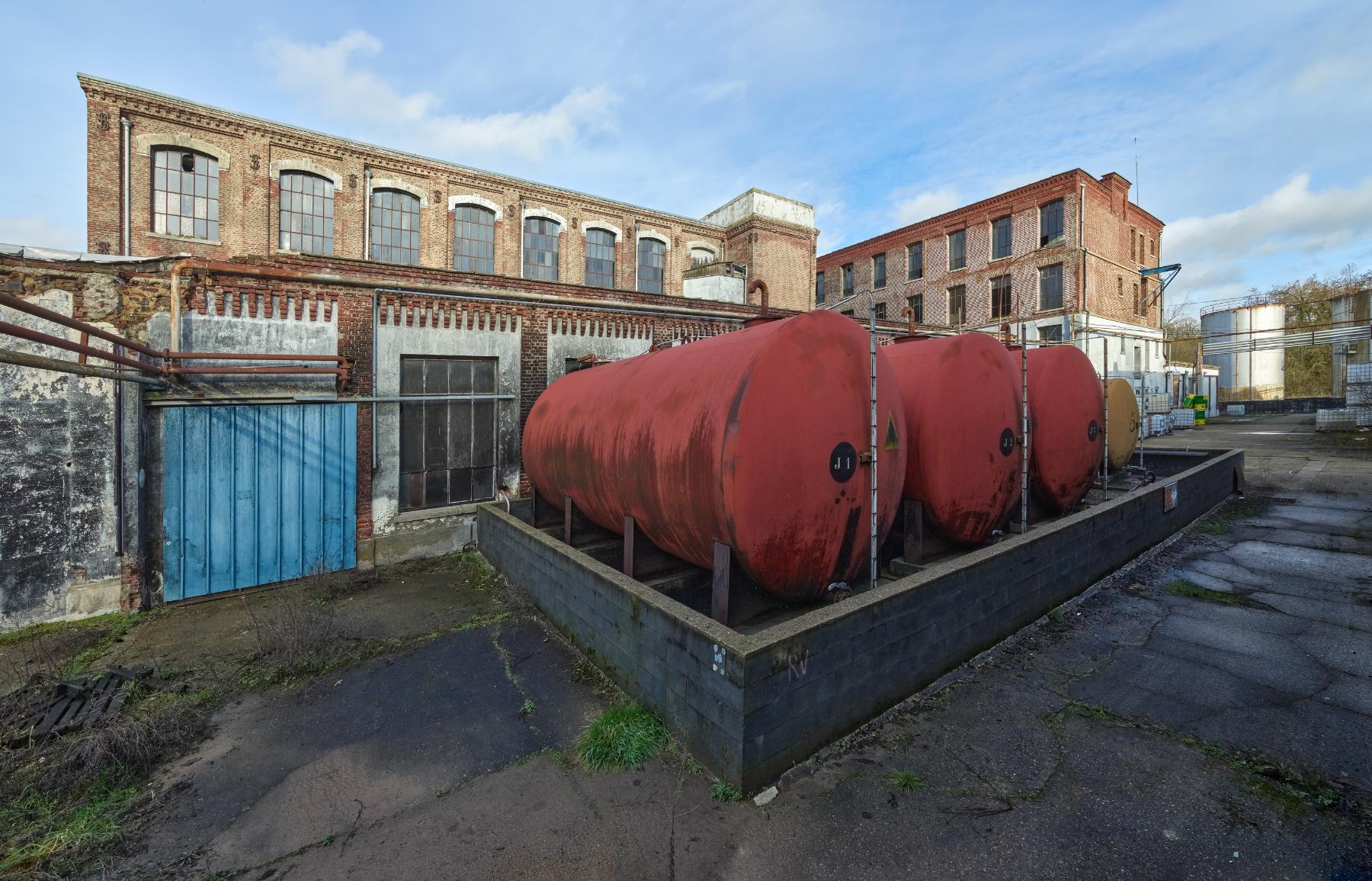 Façade sud des anciens ateliers de fabrication (bâtiment K).