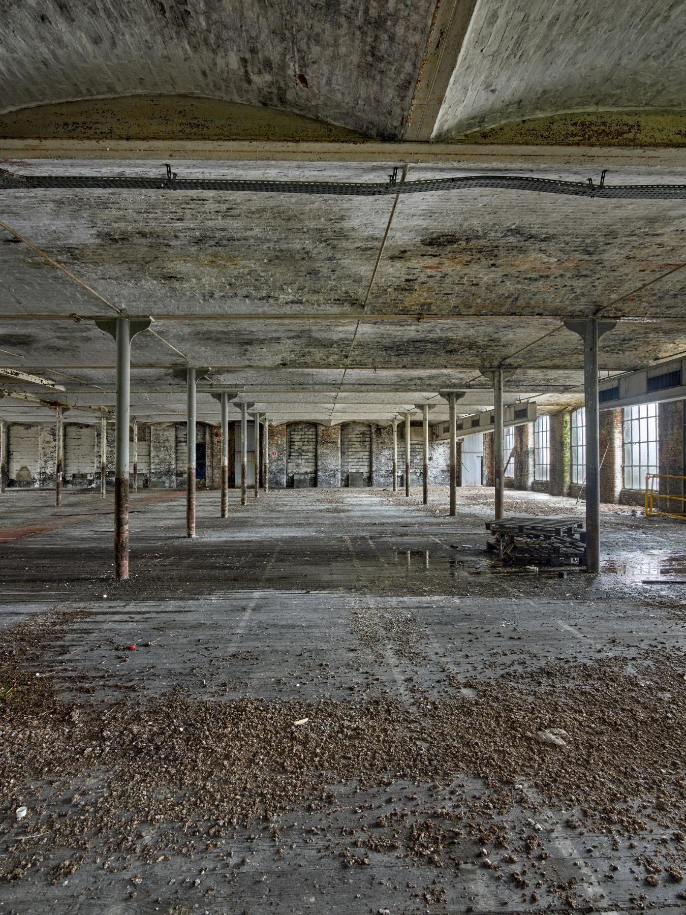 Vue d'ensemble vers l'ouest du premier étage de l'atelier de fabrication (bâtiment K).