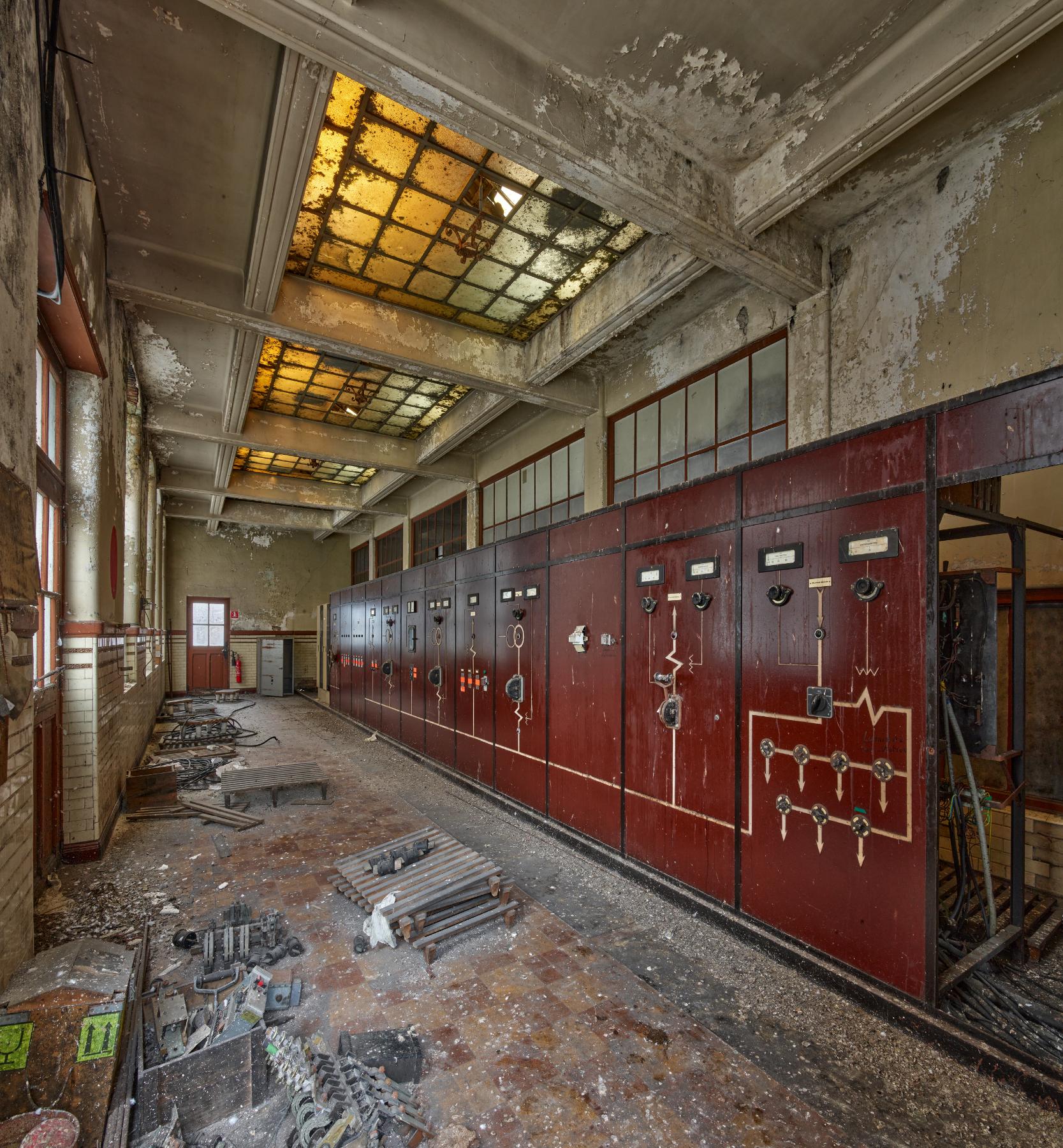 Vue intérieure de la salle des générateurs électriques, vue vers le sud.