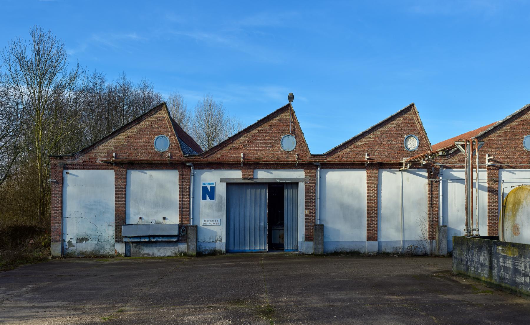 Façade est des extensions en shed d'un des ateliers (bâtiment N).