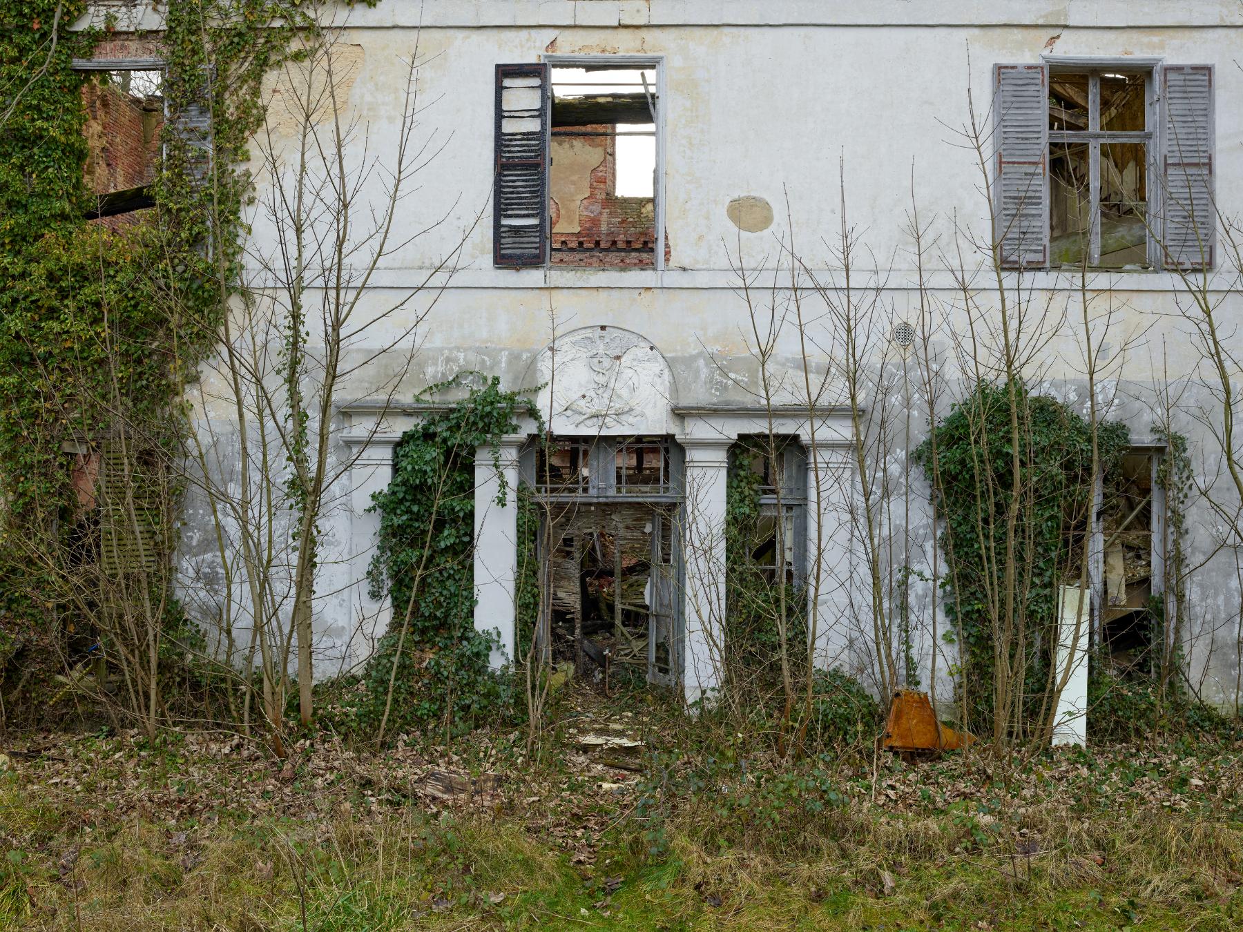 Entrée de l'ancien logement patronal. 