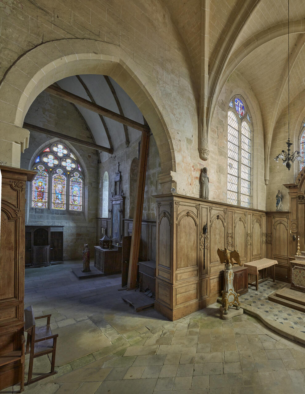 Vue depuis la croisée du transept vers le bras sud du transept.