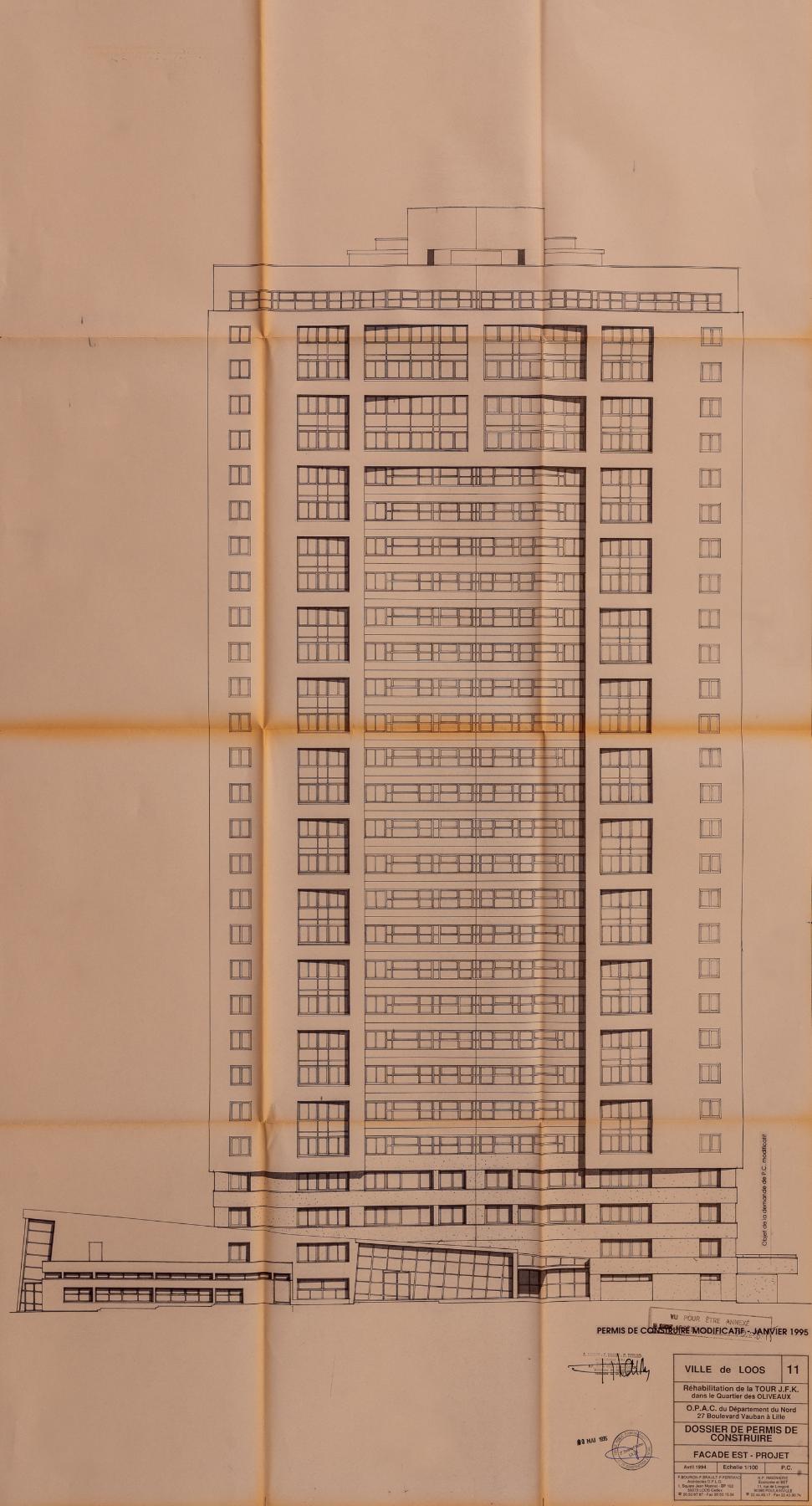 Façade Est de la tour Kennedy réhabilitée, janvier 1995, F. Bouron, F. Brault, P. Ferrand (arch.) (AC Loos-les-Lille ; 1.778.511).